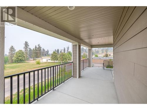 374 Trumpeter Court, Kelowna, BC - Outdoor With Exterior