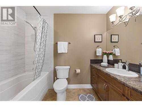 374 Trumpeter Court, Kelowna, BC - Indoor Photo Showing Bathroom