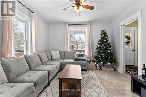 170 Smith Street, North Perth (Monkton), ON - Indoor Photo Showing Living Room