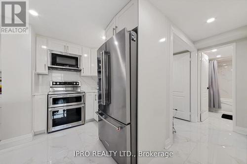 1101 - 3100 Kirwin Avenue, Mississauga, ON - Indoor Photo Showing Kitchen