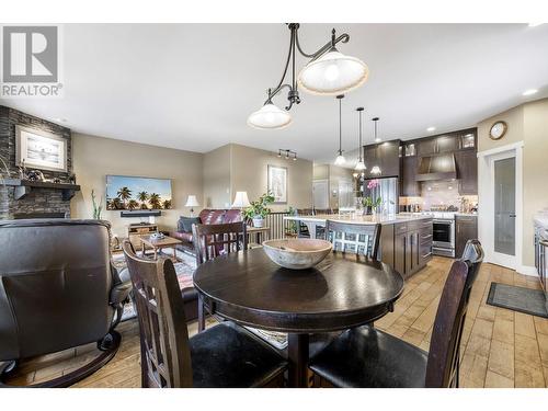 338 Prestwick Lane, Kelowna, BC - Indoor Photo Showing Dining Room