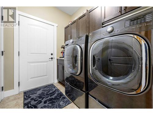 338 Prestwick Lane, Kelowna, BC - Indoor Photo Showing Laundry Room