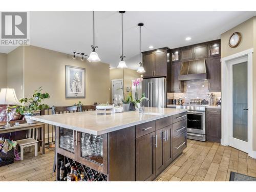 338 Prestwick Lane, Kelowna, BC - Indoor Photo Showing Kitchen With Stainless Steel Kitchen With Upgraded Kitchen