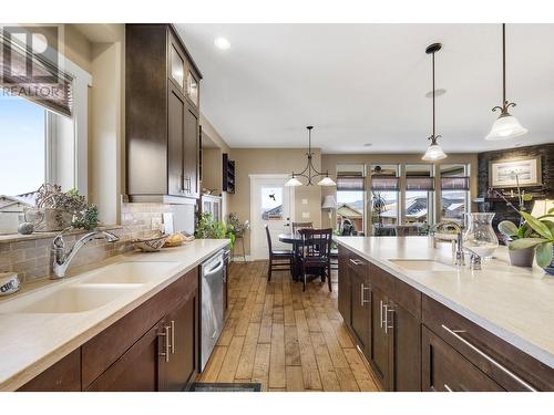 338 Prestwick Lane, Kelowna, BC - Indoor Photo Showing Kitchen With Double Sink