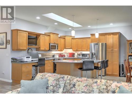 2365 Stillingfleet Road Unit# 71 Lot# 133, Kelowna, BC - Indoor Photo Showing Kitchen With Stainless Steel Kitchen