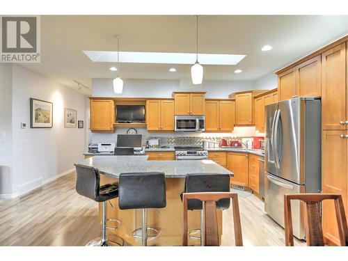 2365 Stillingfleet Road Unit# 71 Lot# 133, Kelowna, BC - Indoor Photo Showing Kitchen With Stainless Steel Kitchen