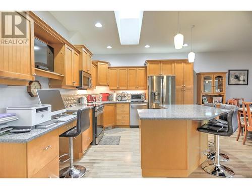 2365 Stillingfleet Road Unit# 71 Lot# 133, Kelowna, BC - Indoor Photo Showing Kitchen With Stainless Steel Kitchen