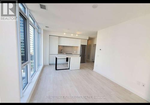 1011 - 225 Sumach Street, Toronto, ON - Indoor Photo Showing Kitchen