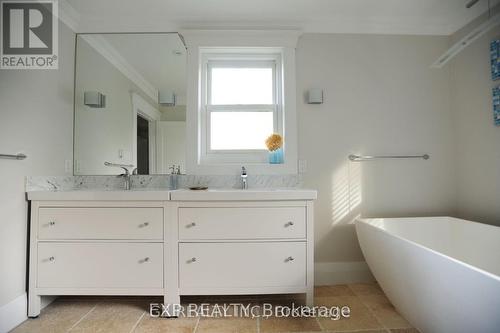 212 Cameron Crescent, Georgina, ON - Indoor Photo Showing Bathroom