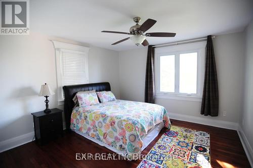 212 Cameron Crescent, Georgina, ON - Indoor Photo Showing Bedroom