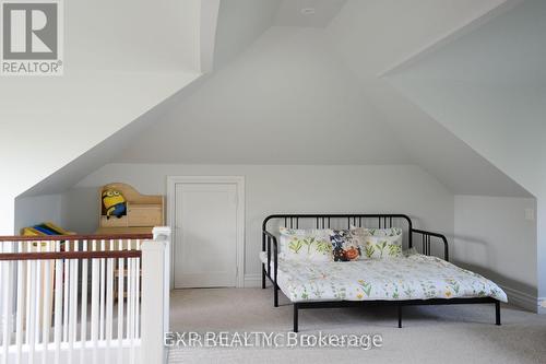 212 Cameron Crescent, Georgina, ON - Indoor Photo Showing Bedroom