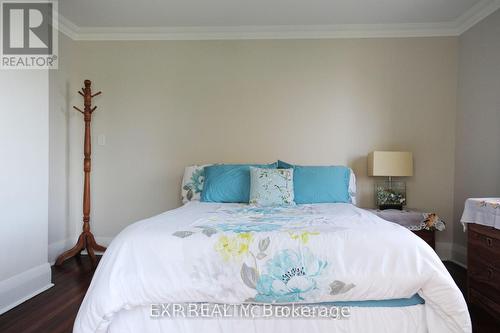 212 Cameron Crescent, Georgina, ON - Indoor Photo Showing Bedroom