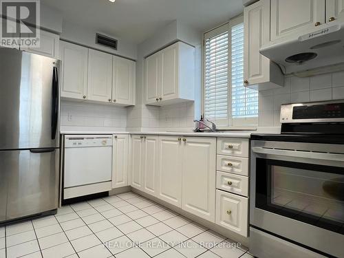 1001 - 28 Pemberton Avenue, Toronto, ON - Indoor Photo Showing Kitchen