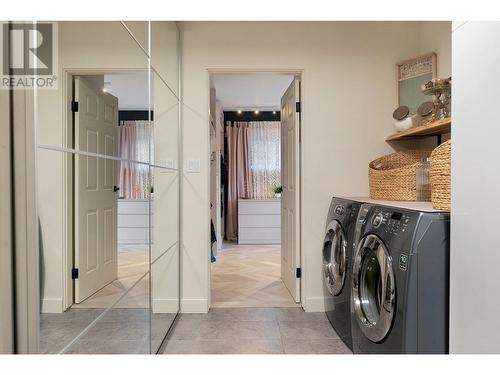 802 Yew Avenue, Sicamous, BC - Indoor Photo Showing Laundry Room