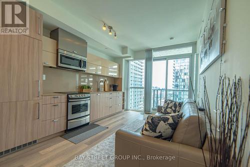 3112 - 290 Adelaide Street W, Toronto, ON - Indoor Photo Showing Kitchen