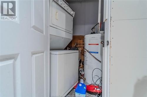 541 Bridge, Windsor, ON - Indoor Photo Showing Laundry Room