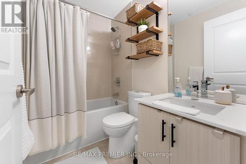 403 - 9075 Jane Street, Vaughan, ON - Indoor Photo Showing Bathroom