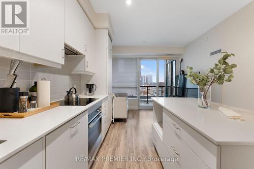 403 - 9075 Jane Street, Vaughan, ON - Indoor Photo Showing Kitchen With Upgraded Kitchen