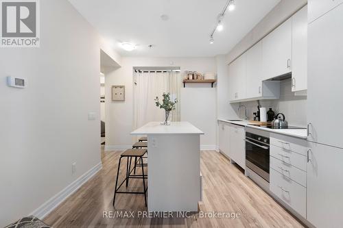 403 - 9075 Jane Street, Vaughan, ON - Indoor Photo Showing Kitchen