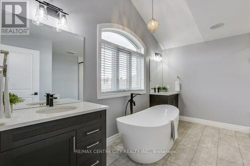 75 Caverhill Crescent, Middlesex Centre (Komoka), ON - Indoor Photo Showing Bathroom