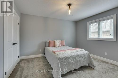 75 Caverhill Crescent, Middlesex Centre (Komoka), ON - Indoor Photo Showing Bedroom