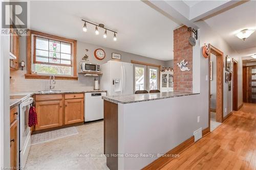 55 John Street, Centre Wellington (Elora/Salem), ON - Indoor Photo Showing Kitchen