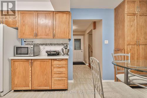 180 Willow Lane, Newmarket, ON - Indoor Photo Showing Kitchen