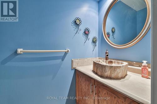 180 Willow Lane, Newmarket, ON - Indoor Photo Showing Bathroom