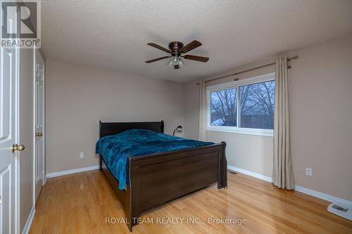 180 Willow Lane, Newmarket, ON - Indoor Photo Showing Bedroom