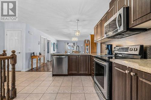 149 Britannia Crescent, Loyalist (Bath), ON - Indoor Photo Showing Kitchen