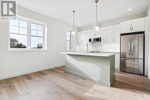 1 - 29 Cyclone Way, Fort Erie (337 - Crystal Beach), ON - Indoor Photo Showing Kitchen With Stainless Steel Kitchen With Upgraded Kitchen