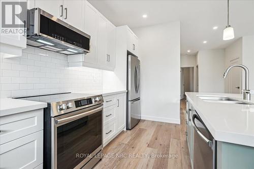 1 - 29 Cyclone Way, Fort Erie (337 - Crystal Beach), ON - Indoor Photo Showing Kitchen With Stainless Steel Kitchen With Upgraded Kitchen