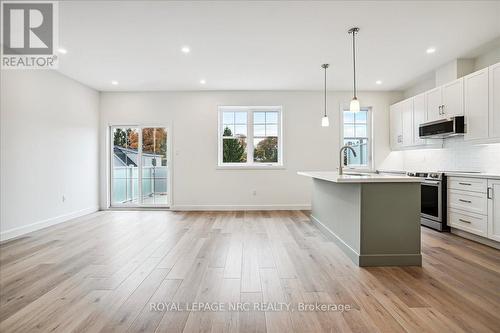 1 - 29 Cyclone Way, Fort Erie (337 - Crystal Beach), ON - Indoor Photo Showing Kitchen With Upgraded Kitchen