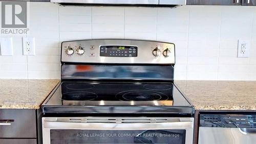 730 - 7165 Yonge Street, Markham, ON - Indoor Photo Showing Kitchen