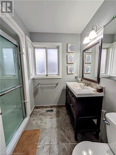 1 Rosedale Avenue, St. Catharines, ON - Indoor Photo Showing Bathroom