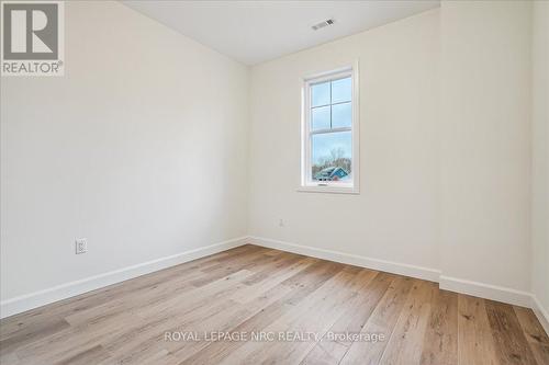 2 - 29 Cyclone Way, Fort Erie (337 - Crystal Beach), ON - Indoor Photo Showing Other Room