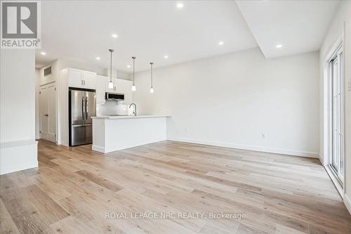 2 - 29 Cyclone Way, Fort Erie (337 - Crystal Beach), ON - Indoor Photo Showing Kitchen