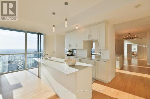 2201 - 1 Hurontario Street, Mississauga, ON - Indoor Photo Showing Kitchen With Upgraded Kitchen