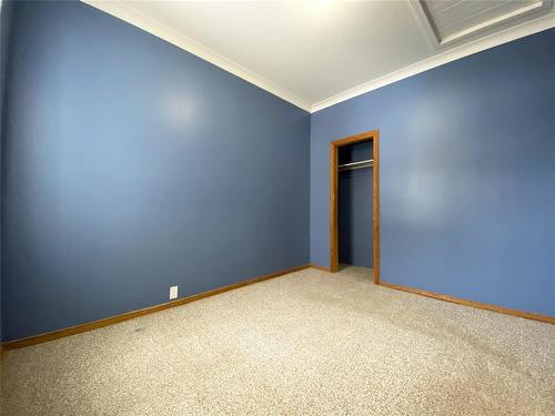 227 Pandora Avenue E, Winnipeg, MB - Indoor Photo Showing Other Room