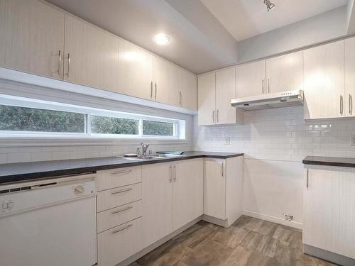 Cuisine - 601 Rue Louis-Hébert, Boucherville, QC - Indoor Photo Showing Kitchen With Double Sink