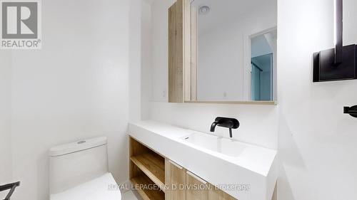 707 - 117 Broadway Avenue, Toronto, ON - Indoor Photo Showing Bathroom