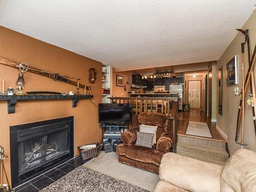 2-709 Castle Crag Cres, Courtenay, BC - Indoor Photo Showing Living Room With Fireplace