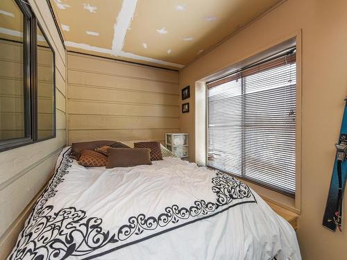 2-709 Castle Crag Cres, Courtenay, BC - Indoor Photo Showing Bedroom