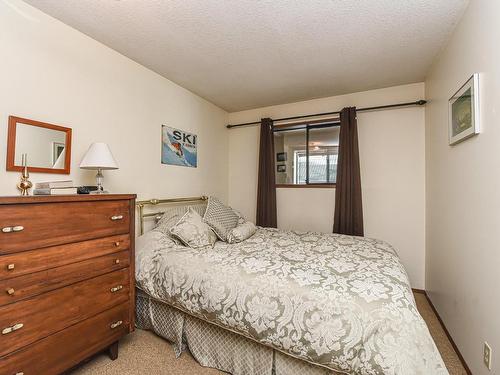 2-709 Castle Crag Cres, Courtenay, BC - Indoor Photo Showing Bedroom