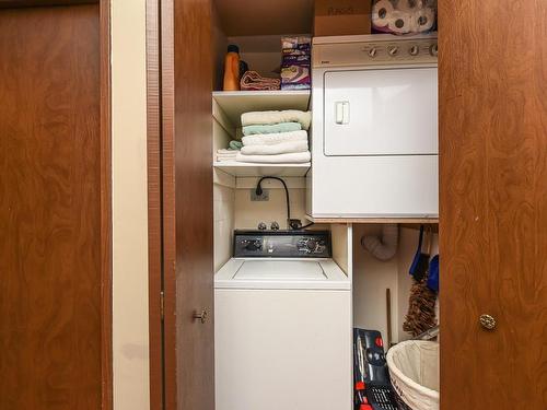 2-709 Castle Crag Cres, Courtenay, BC - Indoor Photo Showing Laundry Room