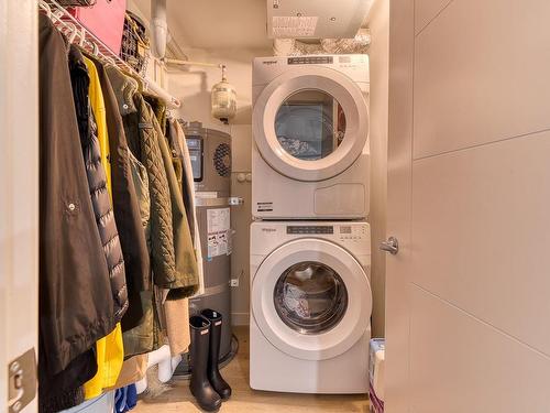 204-4810 Cedar Ridge Pl, Nanaimo, BC - Indoor Photo Showing Laundry Room