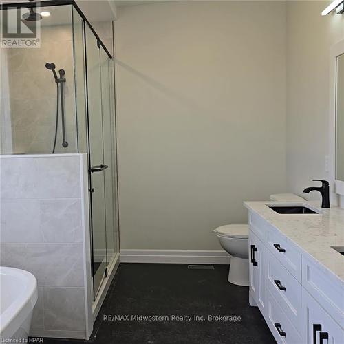 475 Keeso Lane, North Perth (Listowel), ON - Indoor Photo Showing Bathroom