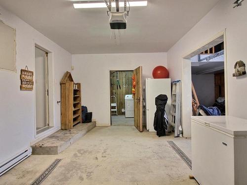 Garage - 3 Ch. De Scherfede, Brownsburg-Chatham, QC - Indoor Photo Showing Other Room