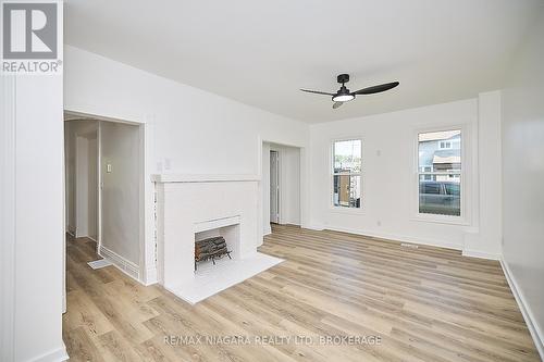 1 - 245 Stanton Street, Fort Erie (332 - Central), ON - Indoor With Fireplace