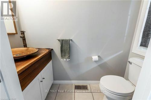 39 Moffatt Lane, Guelph (Clairfields), ON - Indoor Photo Showing Bathroom